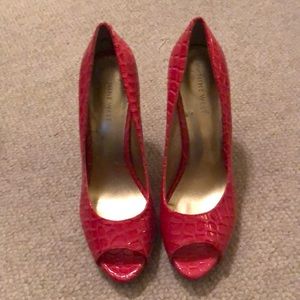 Nine West pink textured heels